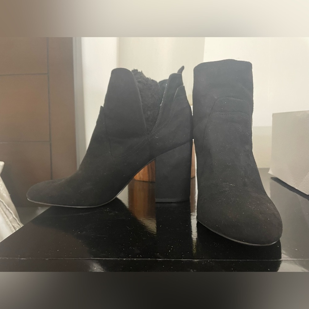 Steven Madden Narrate Black Suede Bootie Sz. 8.5